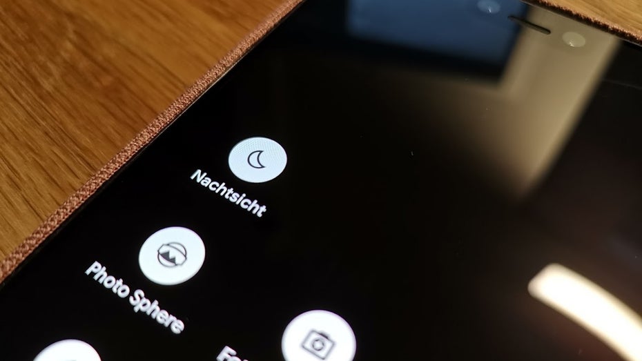 Die neue Nachtsicht-Funktion findet ihr in der Kamera-App des Pixel (3) unter „Mehr“. (Foto: t3n.de)