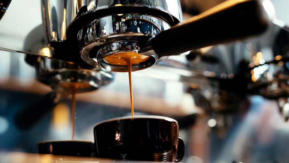 Bürokaffee: Darum solltest du zwischen 8 und 9 Uhr keinen Kaffee trinken
