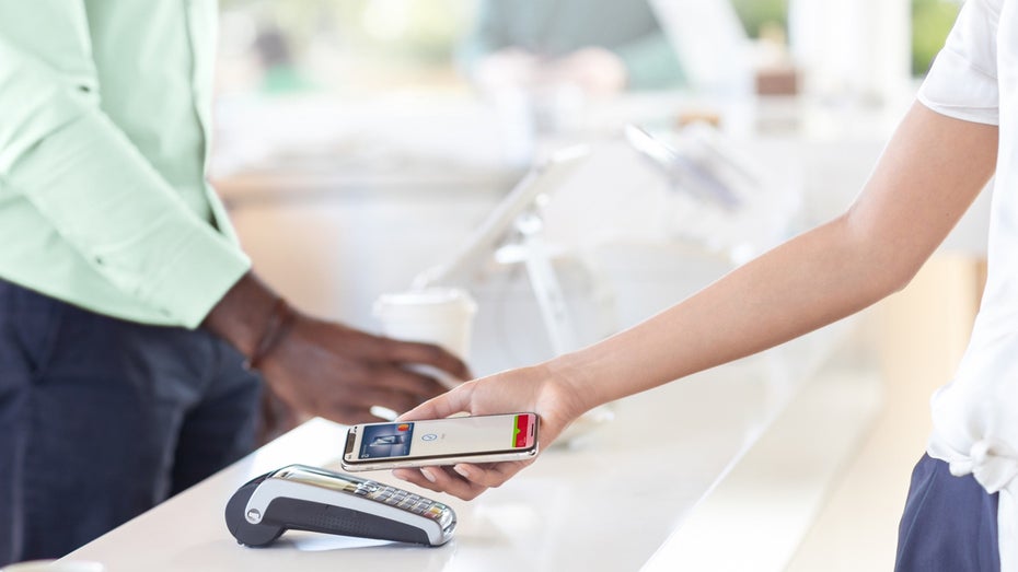 Commerzbank und Sparkasse starten mit Apple Pay