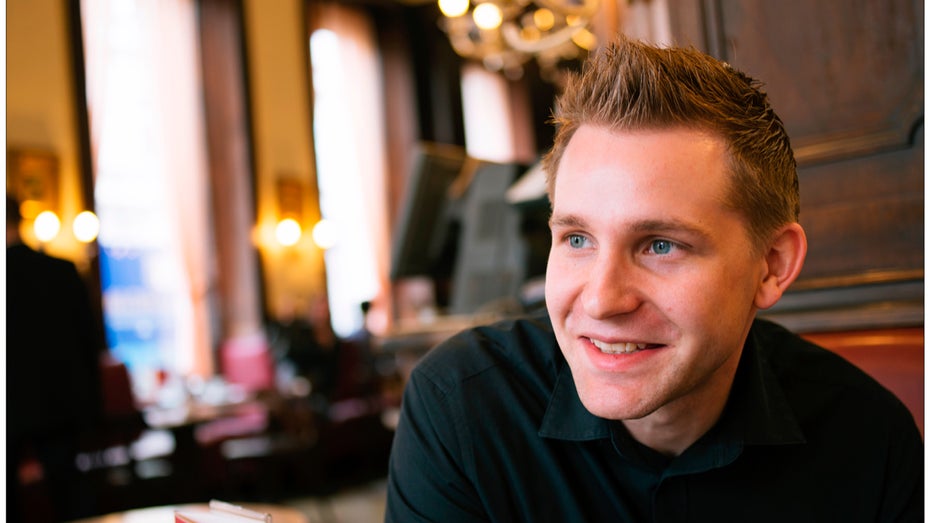 Datenschützer Max Schrems: Google trackt illegal Android-Nutzer Datenschützer Max Schrems: Google trackt illegal Android-Nutzer