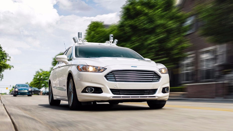 Ein Ford mit Argo-Aufrüstung. (Bild: Ford) Weg mit dem Lenkrad: Ford und GM wollen Sondergenehmigung für autonomes Fahren