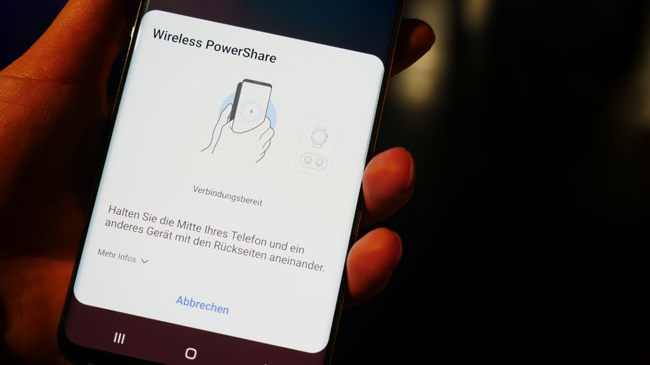 Wireless Powershare: Andere Geräte mit entsprechendem Feature könnt ihr drahtlos per Galaxy S10 mit Strom versorgen. (Foto: t3n.de)