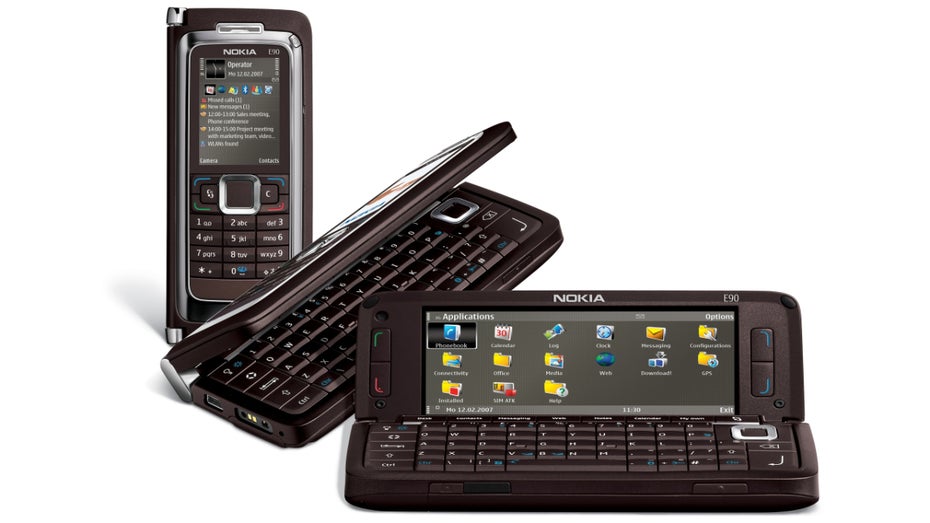 Auch ein „Foldable“: Der Nokia Communicator E90 ist 2007 . (Bild: Nokia)