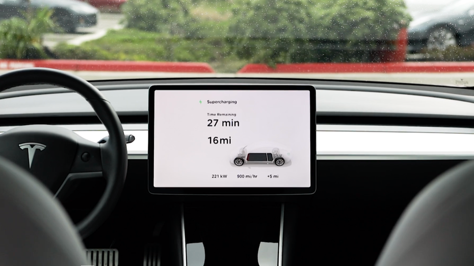 Teslas neue Supercharger sollen Ladezeit um die Hälfte verkürzen Teslas neue Supercharger sollen Ladezeit um die Hälfte verkürzen