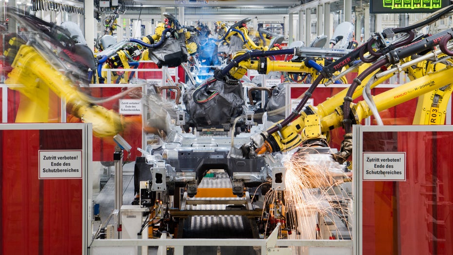 Chipmangel zwingt Autobauer zu Produktion „auf Halde“