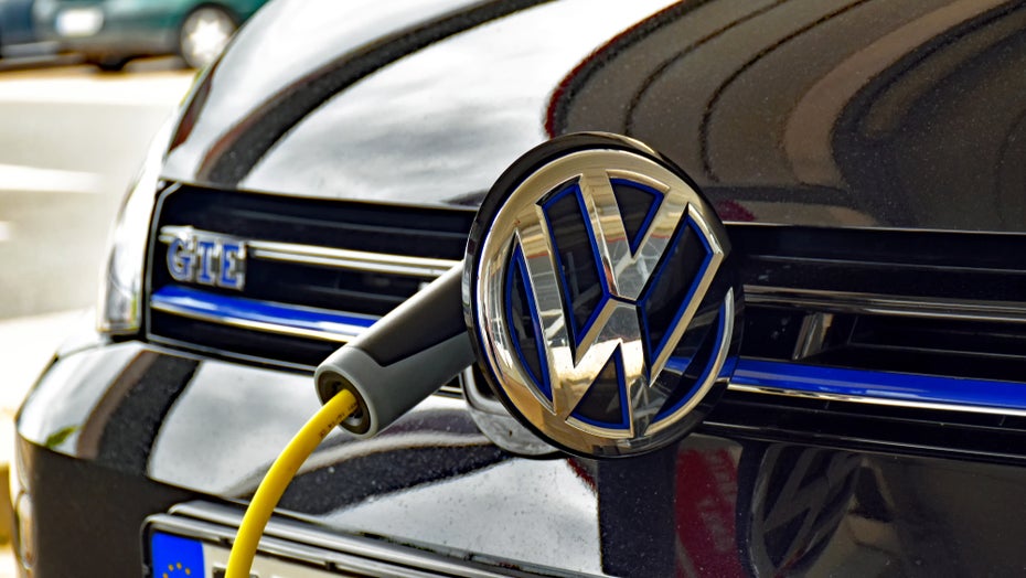 Laden ohne Karte und mehr Ladesäulen: VW will E-Hürden senken