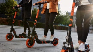 Circ: E-Scooter-Startup Flash tauft sich um und startet in Deutschland
