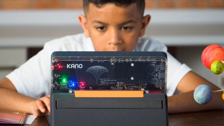 Kano und Microsoft entwickeln Bastel-Laptop fürs Klassenzimmer
