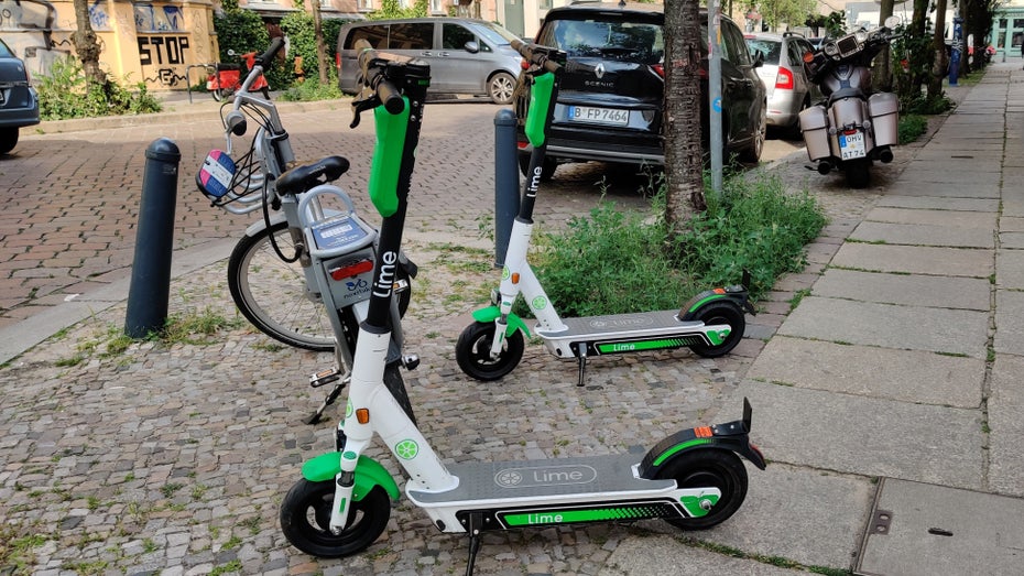 Lime: KI soll erkennen, wenn Rollerfahrer auf dem Gehweg unterwegs sind