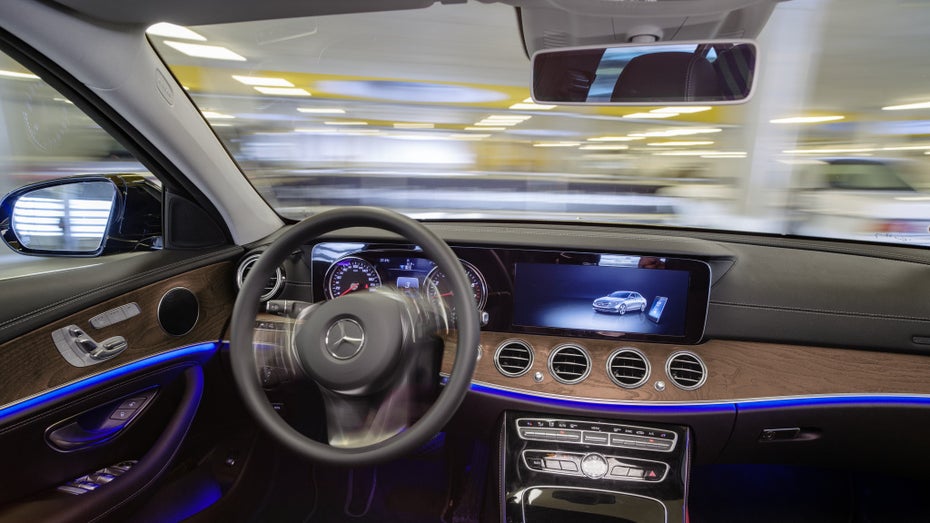 „Autoland“ Deutschland soll Vorreiter beim autonomen Fahren werden „Autoland“ Deutschland soll Vorreiter beim autonomen Fahren werden