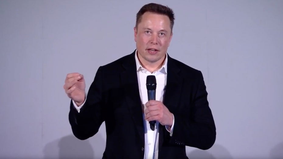 Elon Musk bei der Neuralink-Präsentation. (Screenshot: Youtube/Neuralink, t3n) Neuralink: Neurologen nennen Elon Musks Hirnimplantat „unseriöser Hype“