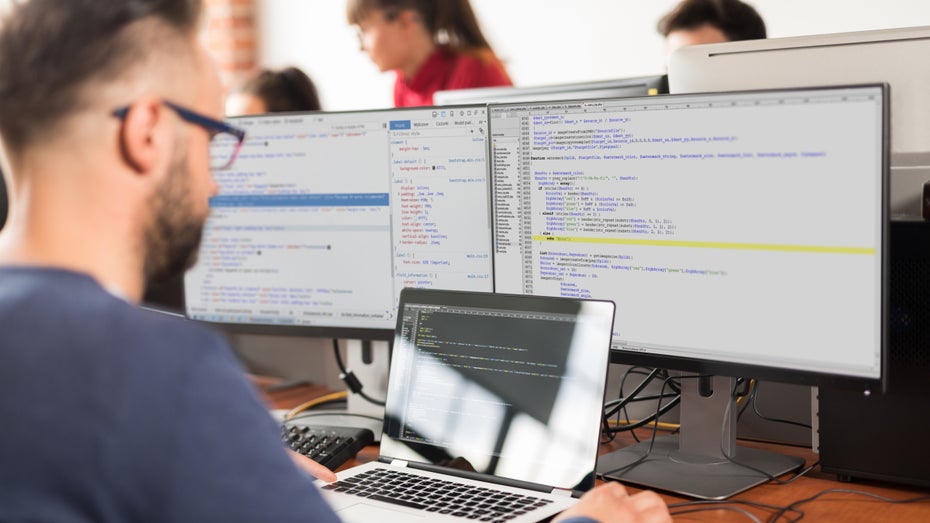 (Foto: REDPIXEL.PL / Shutterstock) Heiße Diskussion über Nerd-Klischee: Was ist dran am „10X Engineer“?