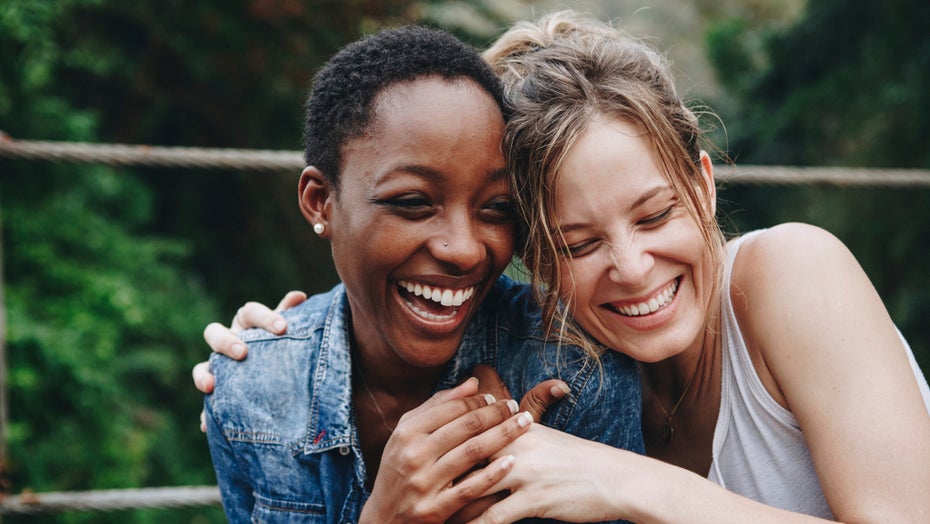 Freundschaften im Büro: Warum jeder von uns einen Office-BFF braucht