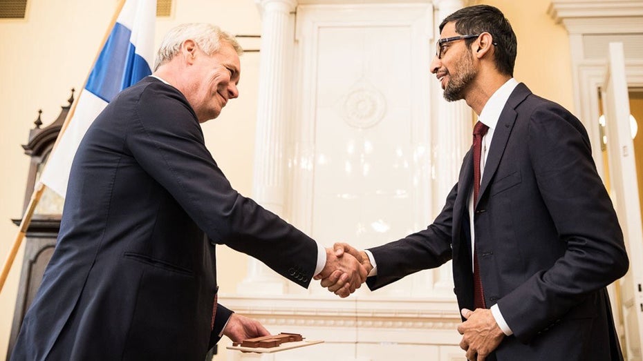 Der finnische Premier Antti Rinne und Google-CEO Sundar Pichai (Foto: Twitter). Google kündigt Investitionen in Ausbau europäischer Rechenzentren an
