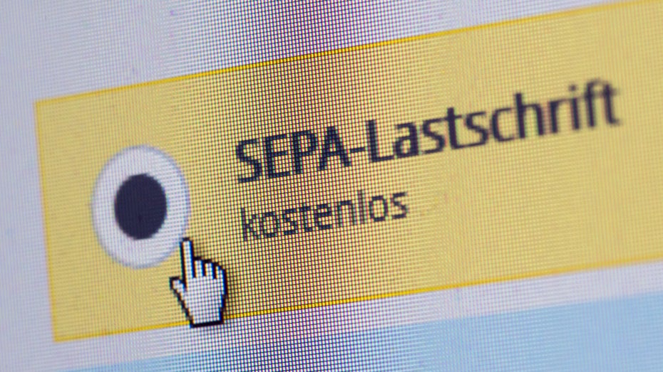 Das beliebte Zahlungsverfahren Onlinelastschrift ist heute überraschend vor dem EuGH verstorben. (Bild: mirtmirt / Shutterstock) Auf Wiedersehen Lastschrift, es war schön mit dir