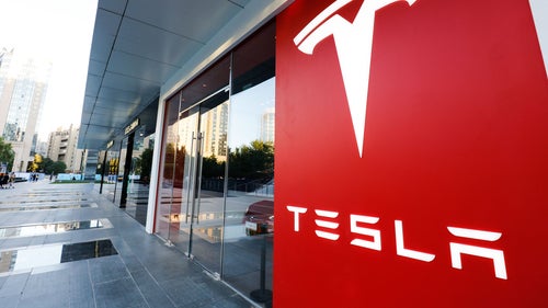 Produktion vorerst in Shanghai: Tesla zeigt Model Y in Deutschland