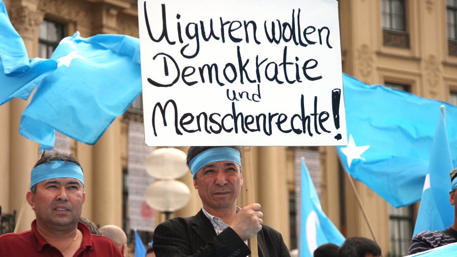Uiguren protestieren 2019 in München. (Foto: dpa) KI-Gesichtserkennung: Huawei soll „Uiguren-Alarm“ getestet haben