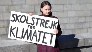 Greta Thunberg: Agentur macht aus berühmten Plakat kostenlose Schriftart