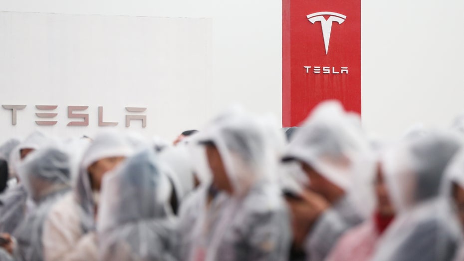 Tesla plant vorerst mit bis zu 10.500 Beschäftigten für neue Fabrik