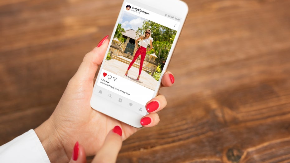 Keine Likes-Zahlen mehr auf Instagram? Nicht mit dir! Du hast ja Chrome auf deinem Notebook... (Foto: Kaspars Grinvalds/ Shutterstock) So machst du Instagrams Like-Count wieder sichtbar