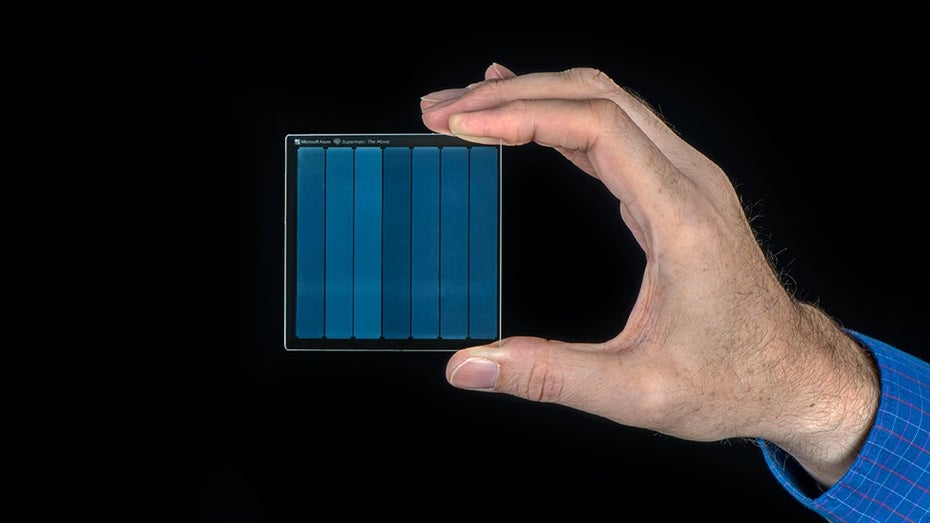 Project Silica: Microsoft speichert 360 TB auf einer Glasscheibe Project Silica: Microsoft speichert 360 TB auf einer Glasscheibe