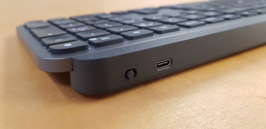 Rückseite der Logitech MX Keys.