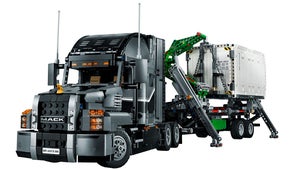 Benutz doch mal wieder deine Hände – und bau einen LEGO® Technic™-Truck zusammen