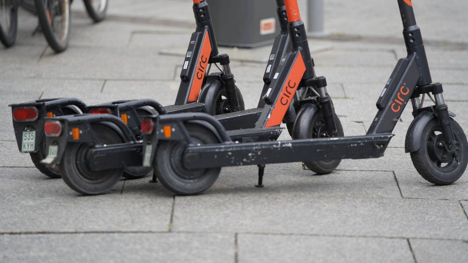 E-Scooter-Anbieter Circ wurde von Bird geschluckt. Hatte die amerikanische Konkurrenz einfach tiefere Taschen? (Foto: dpa) Nach Circ-Übernahme: So funktionieren „Winner takes all“-Märkte