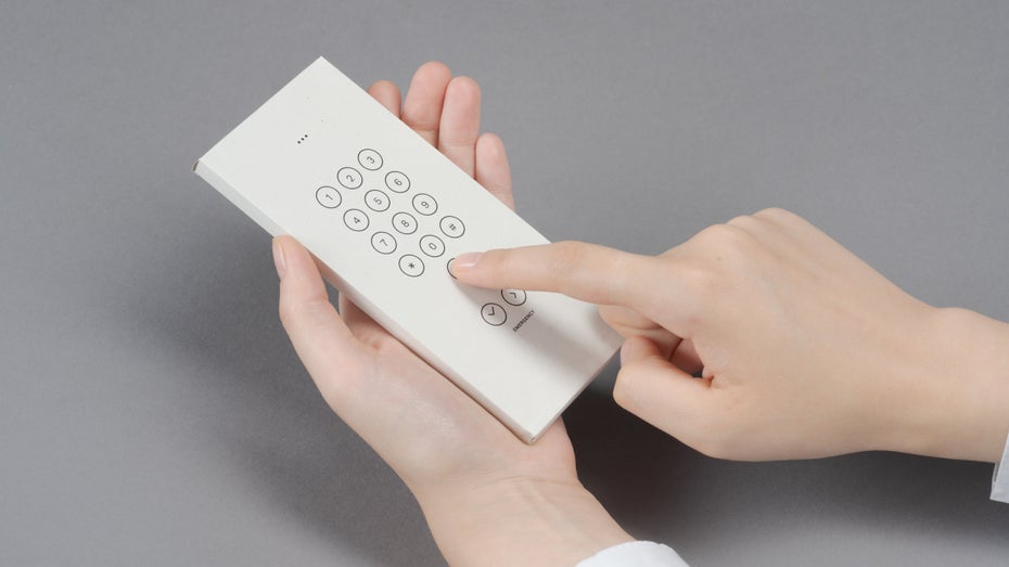 Ein Dumbphone-Kostüm für euer Smartphone. (Foto: Google) Diese Papierhülle von Google macht euer Smartphone zum Dumbphone