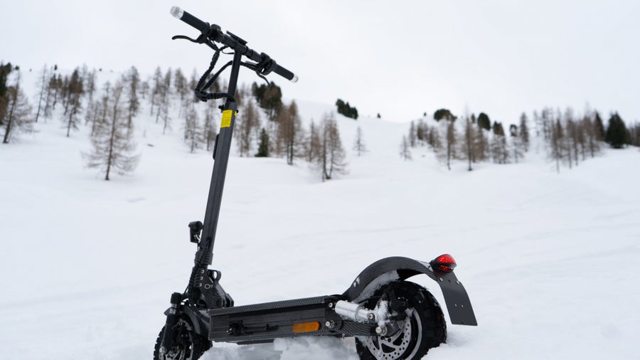 Exit Cross 2.0: Erster E-Scooter mit Blinkern und integriertem Bremslicht