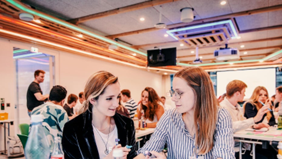 Dieses Non-Profit-Startup bietet kostenlose Coding-Bootcamps an Dieses Non-Profit-Startup bietet kostenlose Coding-Bootcamps an