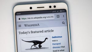 Abstract Wikipedia: Wie das Online-Lexikon eines seiner größten Probleme lösen will