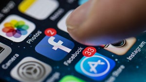 Kampf um Daten: Facebook soll Kartellklage gegen Apple vorbereiten