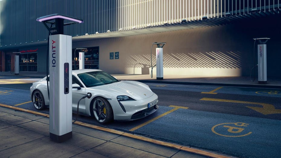 Porsche kündigt Batteriefabrik für Hochleistungszellen in Deutschland an Porsche kündigt Batteriefabrik für Hochleistungszellen in Deutschland an
