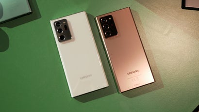 Samsung Galaxy Note 20 Ultra 5G in Weiß und Bronze.