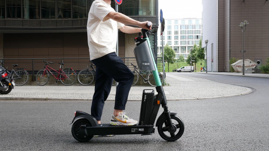 Vom Kunden austauschbar: Tier kündigt neuen E-Scooter mit Wechselakku und europaweites Ladenetzwerk an