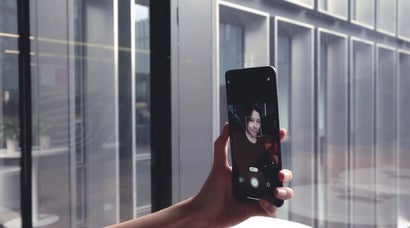 Xiaomis Under-Display-Frontkamera im Einsatz