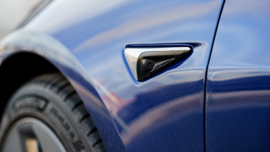Bekommt Tesla wegen Kameras wie dieser Datenschutzprobleme in Deutschland? (Foto: nrqemi / Shutterstock) Tesla: Datenschutzprobleme wegen integrierten Kameras?