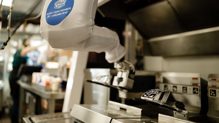 Älteste Fast-Food-Kette der USA verstärkt ihr Investment in Roboter-Kräfte