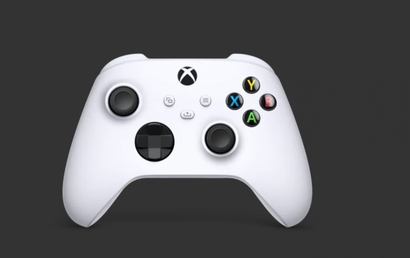 Xbox Wireless Controller Robot White vor schwarzem Hintergrund