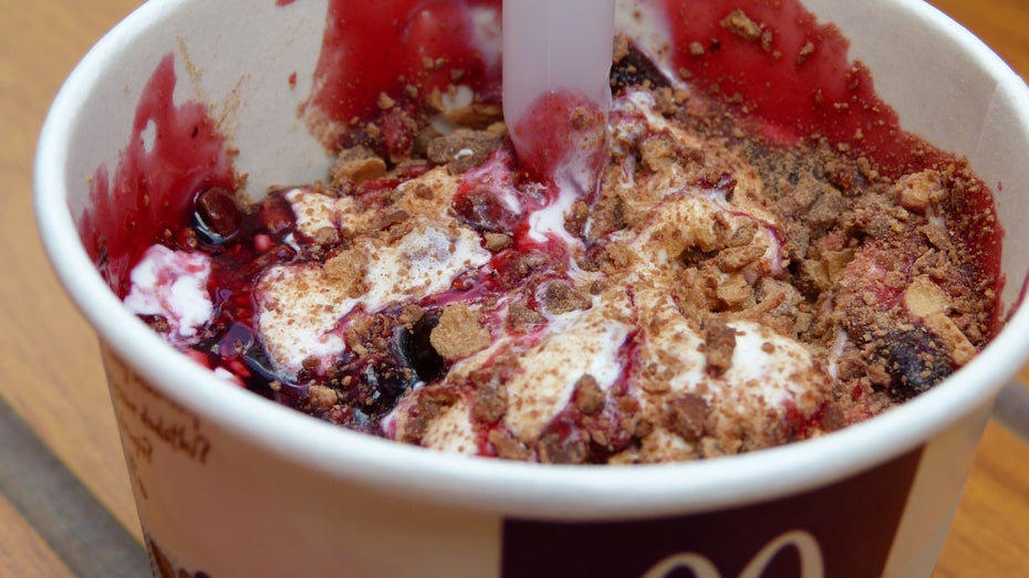 McFlurry mit Topping. (Foto: W.Kulczycki/Shutterstock) Eismaschine kaputt? Dieser Bot bestellt alle 30 Minuten 1.000 McSundaes, um das zu checken