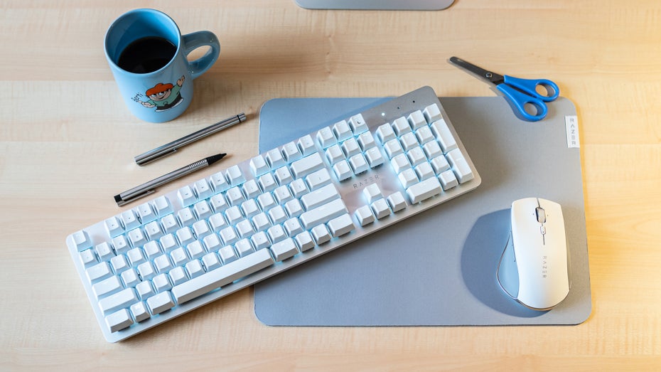 Im Gaming sind Tastaturen und Mäuse von Razer eine feste Größe. Wie gut sind die Office-Eingabegeräte Razer Pro Type und Razer Pro Click im Test? Razer Pro Click und Pro Type im Test: So schlägt sich der Gaming-Spezialist im Büro