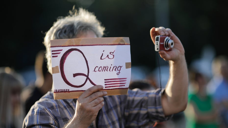 Nach Krawallen: Twitter löscht 70.000 Konten von QAnon-Anhängern Nach Krawallen: Twitter löscht 70.000 Konten von QAnon-Anhängern