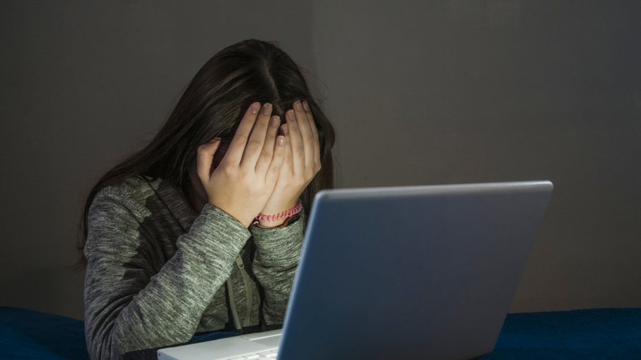 Umfrage: Junge Frauen werden immer häufiger online belästigt