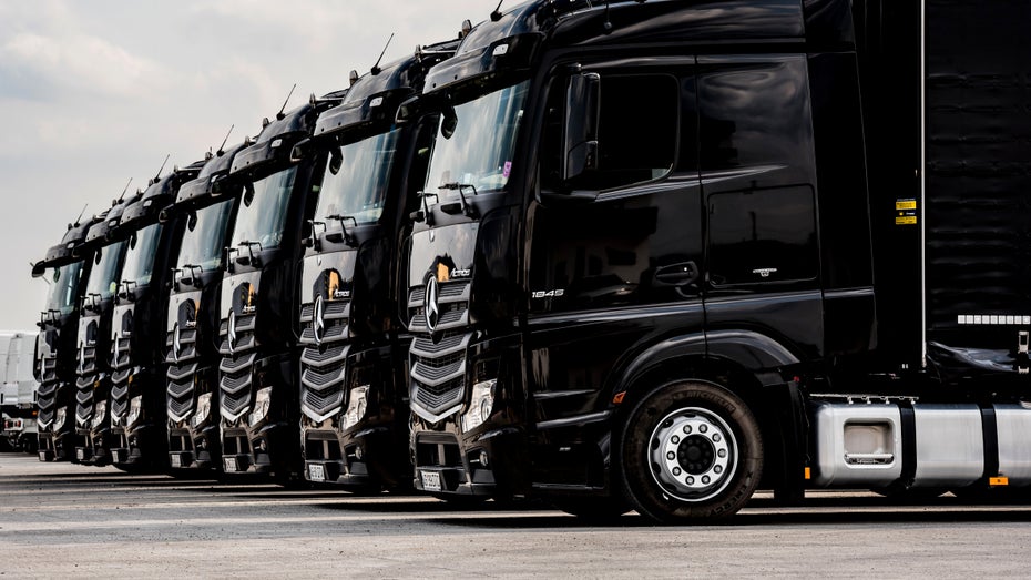 Daimler und Waymo kooperieren bei der Entwicklung autonomer Lkw Daimler und Waymo kooperieren bei der Entwicklung autonomer Lkw