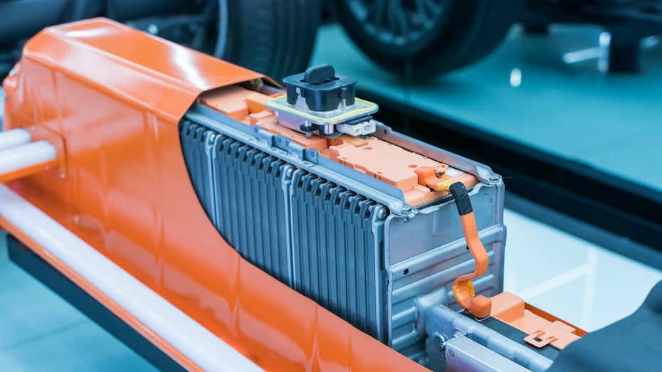 Akkus aus schwarzem Phosphor sollen Elektromobilität revolutionieren Akkus aus schwarzem Phosphor sollen Elektromobilität revolutionieren