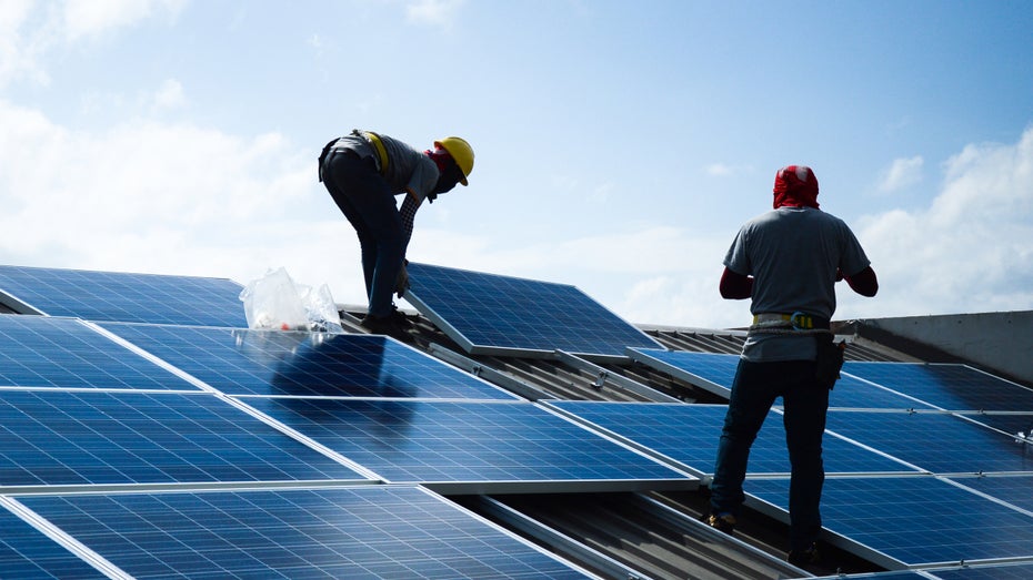 Solarzellen: Forscher wollen Effizienz verbessern. (Foto: Con Edison/NYU Tandon School of Engineering) Neuer Film für Solarzellen könnte Effizienz und Haltbarkeit deutlich erhöhen