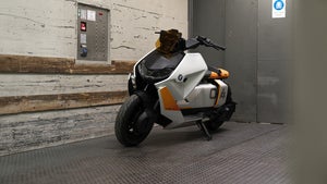 Motorrad Definition CE 04: Das ist BMWs seriennahes Elektromotorrad