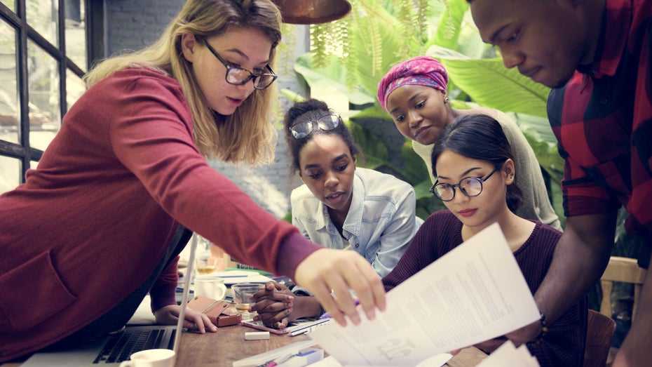 WWW-Foundation beklagt: Staaten entstehen Milliardenschäden durch digitale Benachteiligung von Frauen