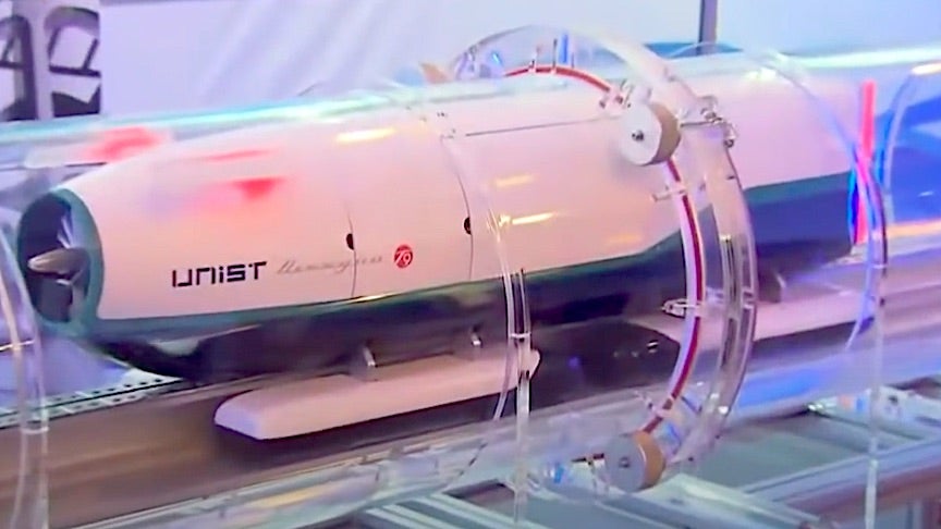 KRRI-Modell des Hyper-Tube-Zugs. (Screenshot: Youtube/YTN, t3n) Hyperloop auf koreanisch: Hyper-Tube-Zug erreicht über 1.000 km/h